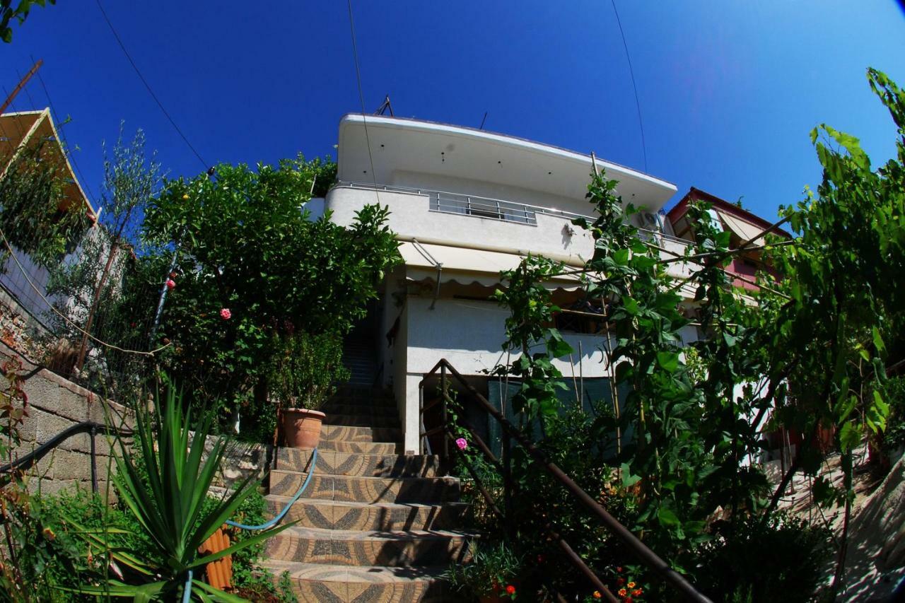Rafail'S Apartment Саранда Экстерьер фото